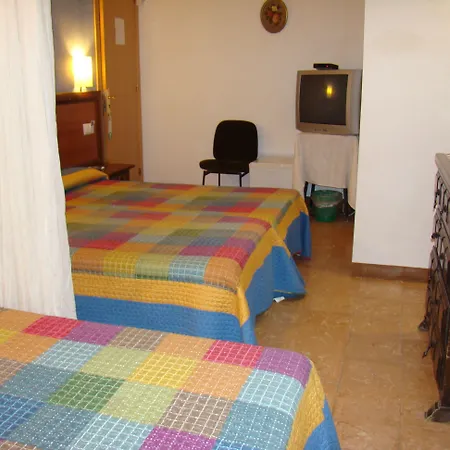 בית הארחה Platja קמברילס