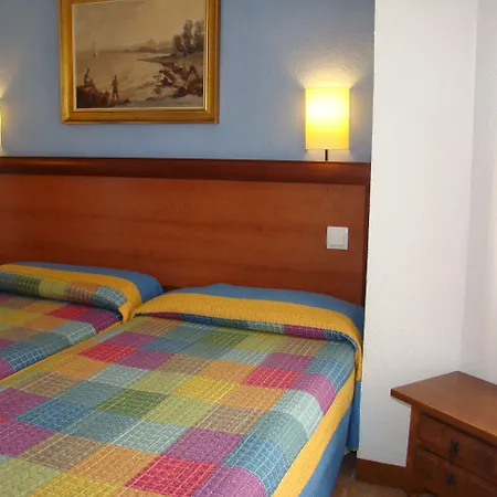 Platja 4* カンブリルス
