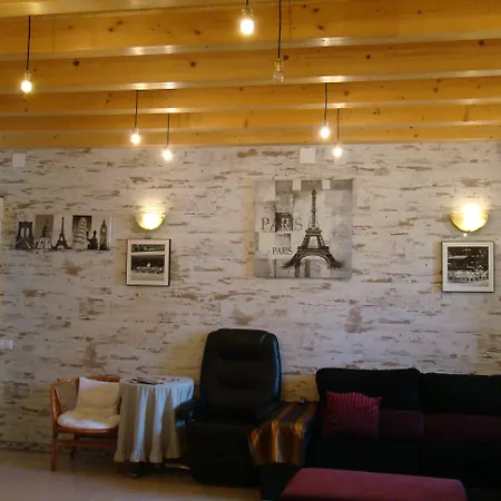 בית הארחה Platja קמברילס